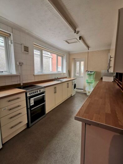 5 Bedroom House To Rent In Gower Road, Sketty Road, Swansea, SA2