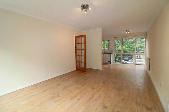 4 Bedroom Semi-Detached House To Rent In Robins Court, Coombe Road, Croydon, CR0