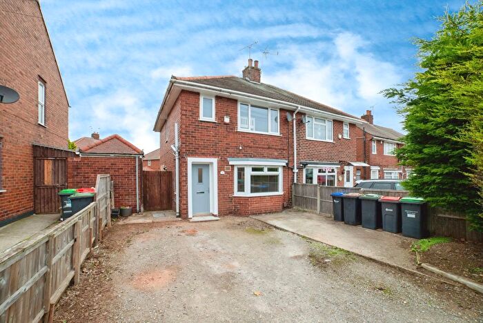 3 Bedroom Semi-Detached House For Sale In Warnadene Road, Sutton-In-Ashfield, Nottinghamshire, NG17