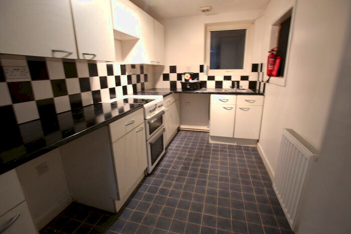 1 Bedroom Ground Flat To Rent In Oxford Arcade, Penmaenmawr, LL34