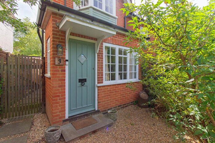 2 Bedroom Cottage To Rent In London Road, Hartley Wintney, RG27