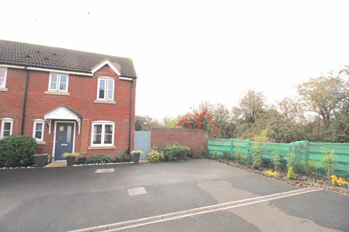 3 Bedroom Semi Detached House To Rent In Southwold Close, Swindon, SN25