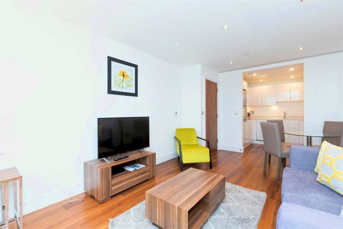 1 Bedroom Flat To Rent In Talisman Tower, Lincoln Plaza, Tower Hamlets, E14