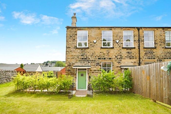 2 Bedroom End Of Terrace House For Sale In Bobbin Row, Leeds, LS12