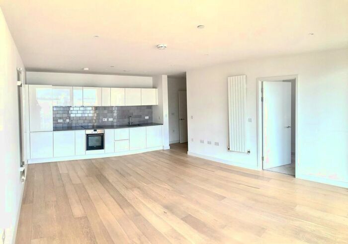 2 Bedroom Flat To Rent In Royal Crest Avenue, London, E16