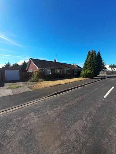 4 Bedroom Detached Bungalow To Rent In Britten Close, Tonbridge, TN10