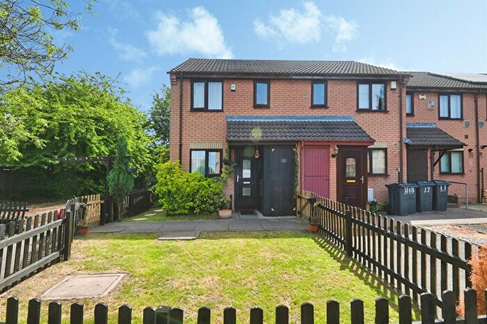 2 Bedroom End Of Terrace House For Sale In Hill Bank Drive, Birmingham, B33