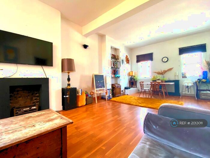 2 Bedroom Flat To Rent In Nevill Road, London, N16