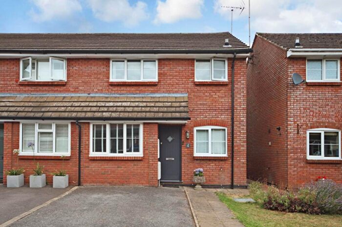 3 Bedroom Semi-Detached House For Sale In Meadowbrook, Tring, HP23