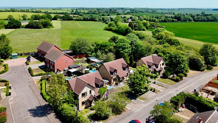 3 Bedroom Semi-Detached House For Sale In Meadow Way, Therfield, SG8