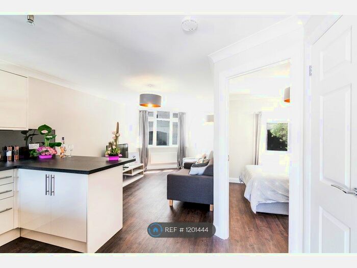 1 Bedroom Flat To Rent In New Street, Plymouth, PL1