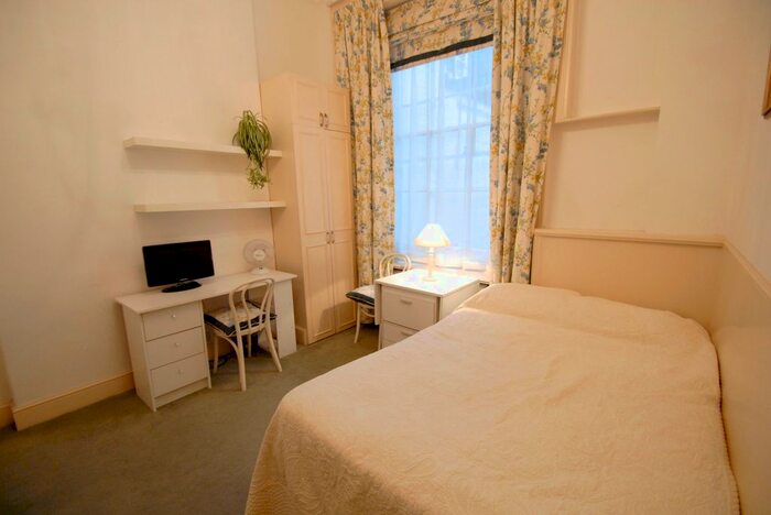 Studio To Rent In Craven Hill Gardens, London, W2