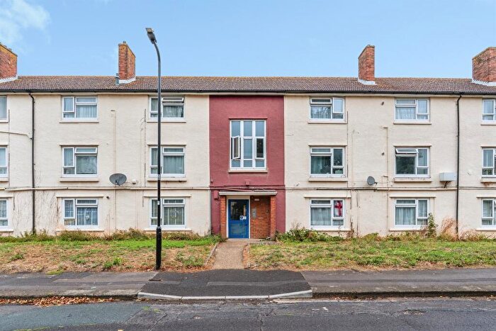 2 Bedroom Flat For Sale In Chiltern Green, Southampton, SO16