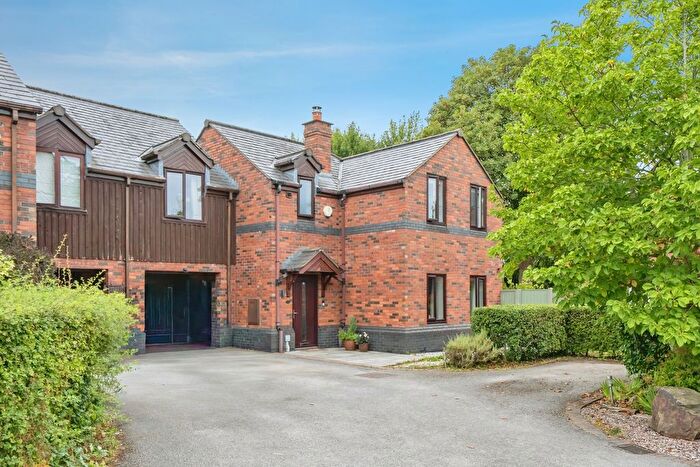 3 Bedroom Link Detached House For Sale In New Lane End, Croft, Warrington, Cheshire, WA3