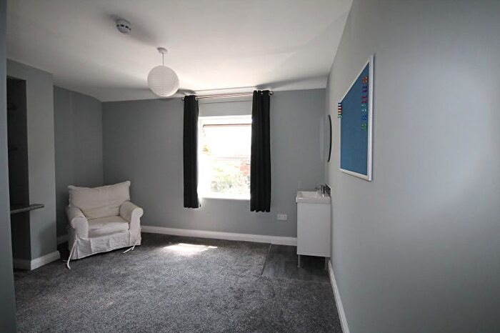 1 Bedroom Semi-Detached House To Rent In Midland Road, Leeds, LS6