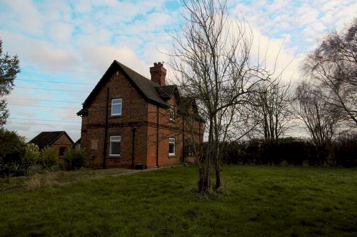 2 Bedroom House To Rent In Hollygate Cottage, Stragglethorpe, Nottingham, NG12