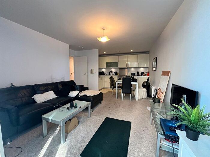 2 Bedroom Flat To Rent In Spectrum, Block, Blackfriars Road, M3