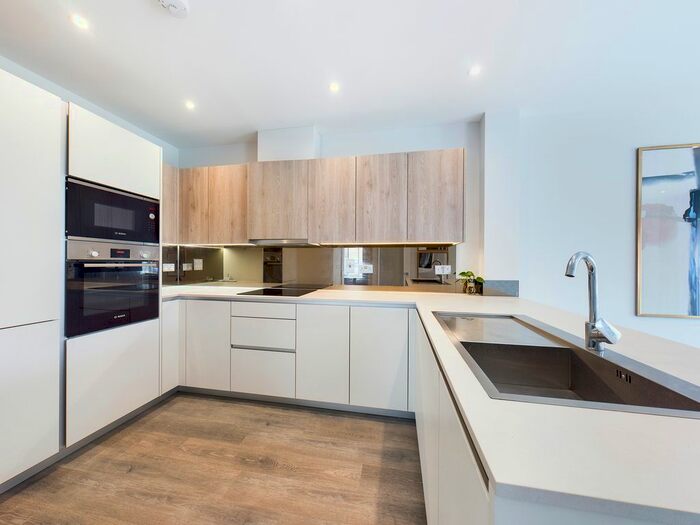 4 Bedroom Town House To Rent In Aspen Road, High Wycombe, HP10