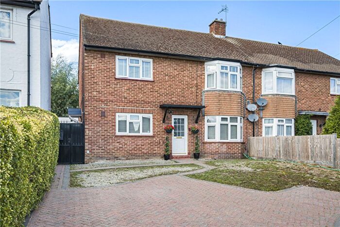 2 Bedroom Maisonette For Sale In Imperial Way, Chislehurst, Kent, BR7