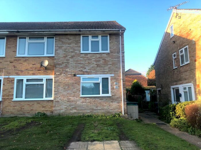 2 Bedroom Apartment To Rent In Heron Close, Ascot, SL5