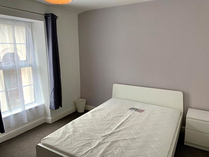 4 Bedroom End Of Terrace House To Rent In Caellepa, Bangor, Gwynedd, LL57