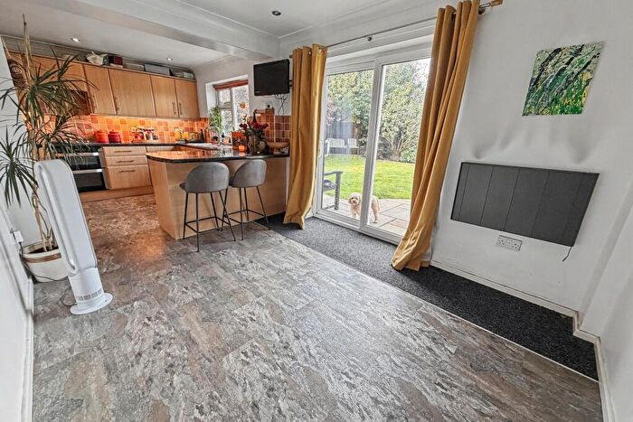 4 Bedroom Semi-Detached House For Sale In Northmoor, BH20 - Photo 6