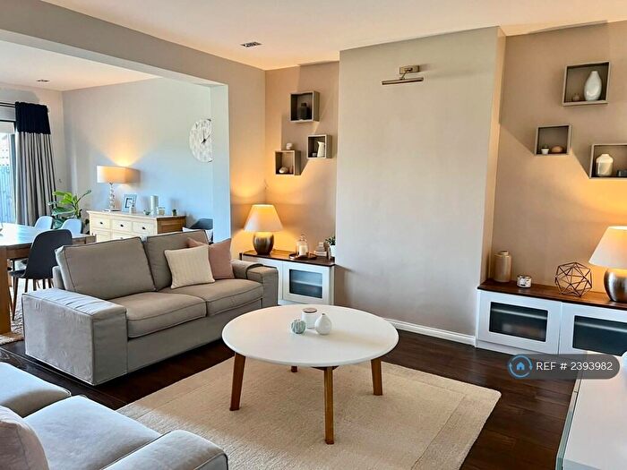 3 Bedroom Bungalow To Rent In Repton Road, Orpington, BR6