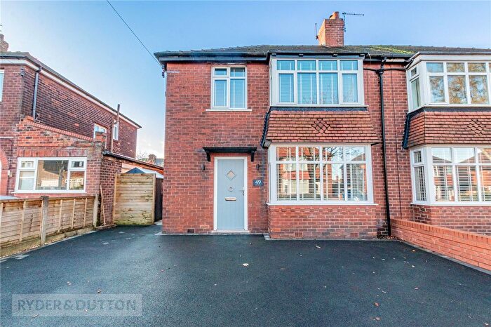 3 Bedroom Semi Detached House For Sale In Birch Avenue, Chadderton, Oldham, Greater Manchester, OL1