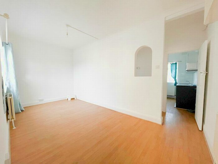 1 Bedroom Flat To Rent In Hertford Road, Enfield Lock EN3