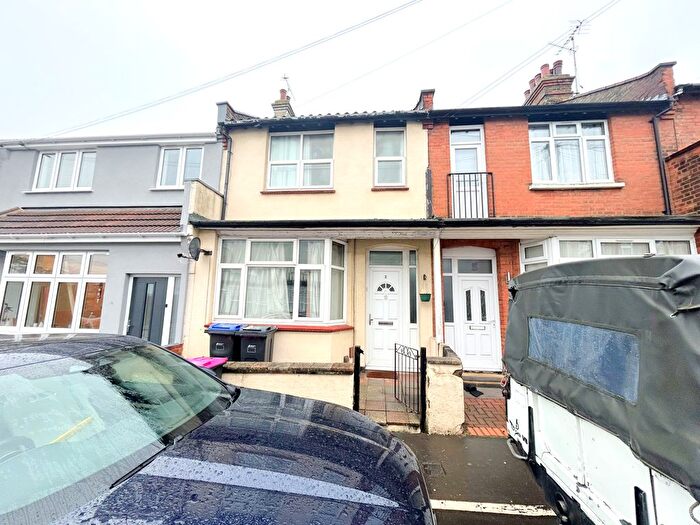 2 Bedroom Terraced House To Rent In Dalmatia Road, Southend-On-Sea, SS1