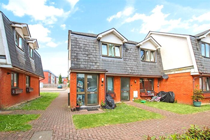2 Bedroom Apartment To Rent In Braeside, Binfield, Bracknell, Berkshire, RG12