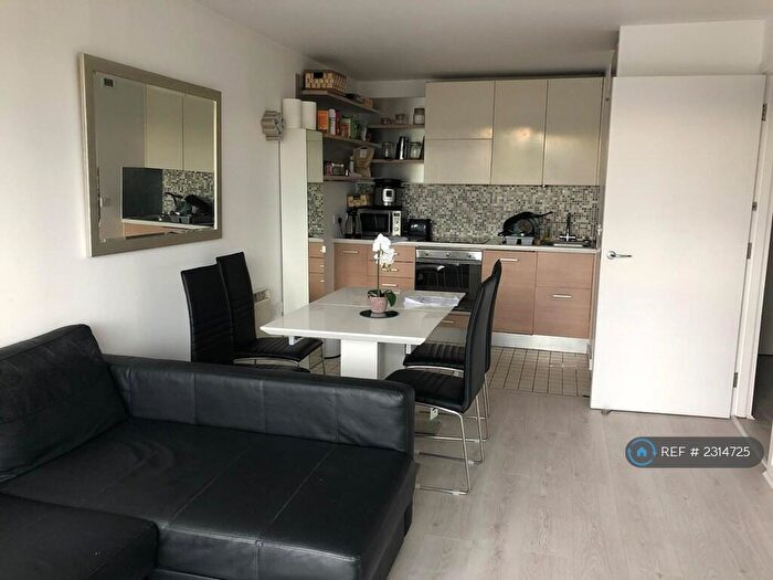 2 Bedroom Flat To Rent In Colorado Building, London, SE13
