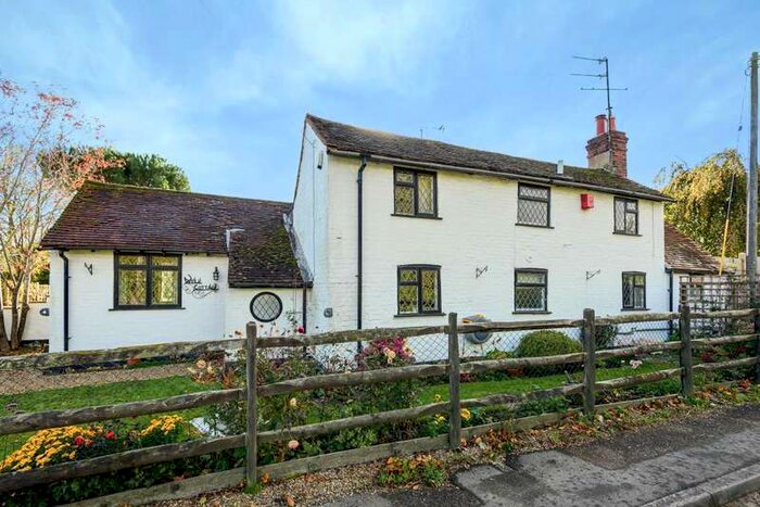 3 Bedroom Cottage For Sale In Maidenhead, Berkshire, SL6