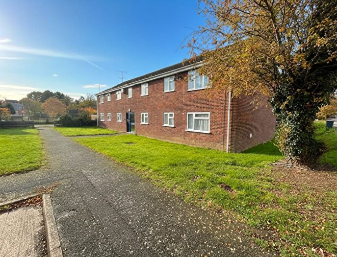 2 Bedroom Apartment For Sale In Riverside Drive Weedon Northamptonshire, NN7