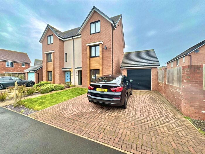 3 Bedroom Town House For Sale In Warley Close, Birtley, Chester Le Street, DH3