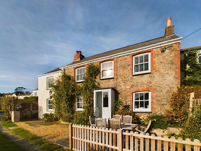 3 Bedroom Semi-detached House For Sale In The Rope Walk, St Mawes, TR2