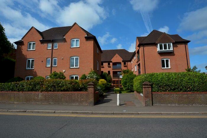 2 Bedroom Flat To Rent In Calumet, Reynolds Road, Beaconsfield, HP9