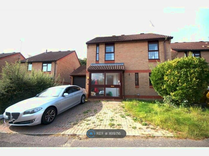4 Bedroom Detached House To Rent In Pimento Drive, Earley, Reading, RG6