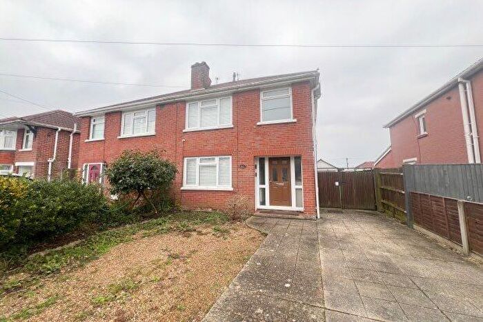 3 Bedroom Property To Rent In Testwood Lane, Southampton, SO40
