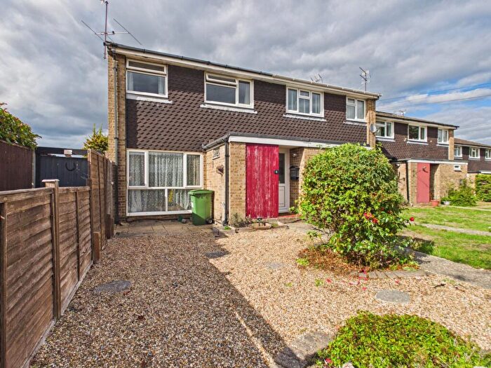 3 Bedroom Semi Detached House For Sale In Ashwood Close, Tilehurst, Reading, RG31