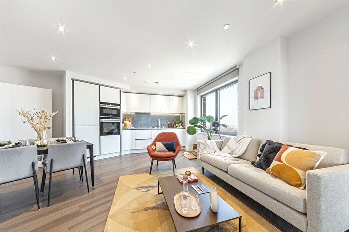 2 Bedroom Flat To Rent In Uncle Southall, Merrick Road, Southall, UB2