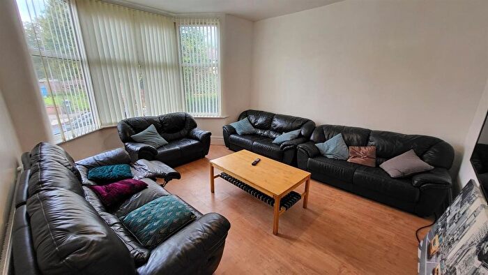 1 Bedroom Semi-Detached House To Rent In Scarsdale Road, Manchester, M14