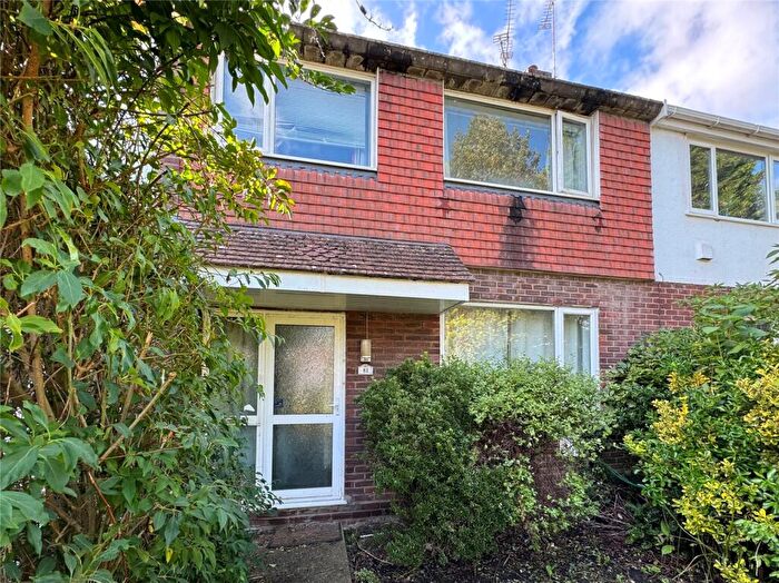 3 Bedroom Terraced House For Sale In Cheyne Way, Farnborough, Hampshire, GU14