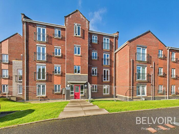 2 Bedroom Flat For Sale In West Avenue, Hartshill, Stoke On Trent, ST4