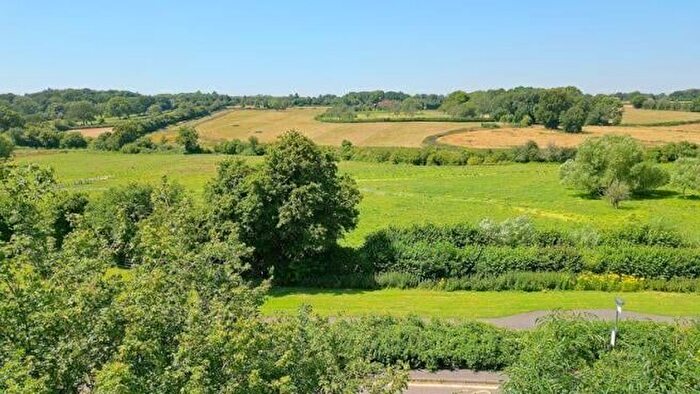 4 Bedroom Detached House For Sale In Amersham Road, Chalfont St Peter, SL9