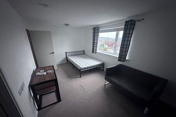 Studio To Rent In Bronwydd, Swansea, SA7