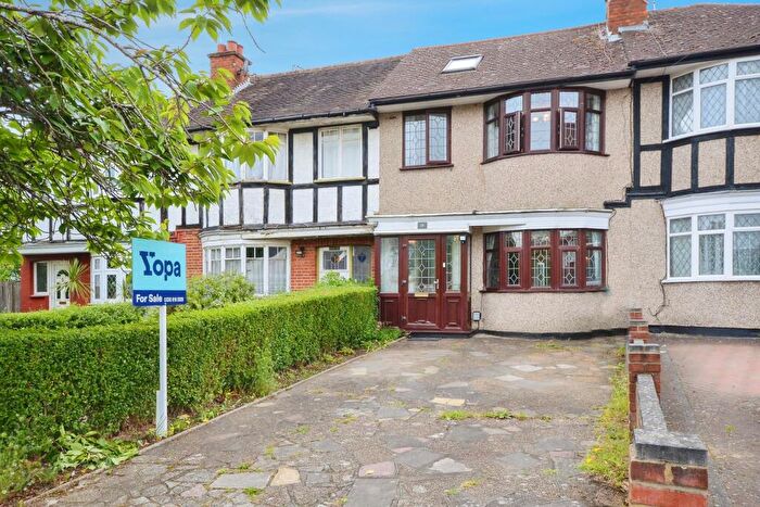 4 Bedroom Terraced House For Sale In Sandringham Crescent, Harrow, HA2