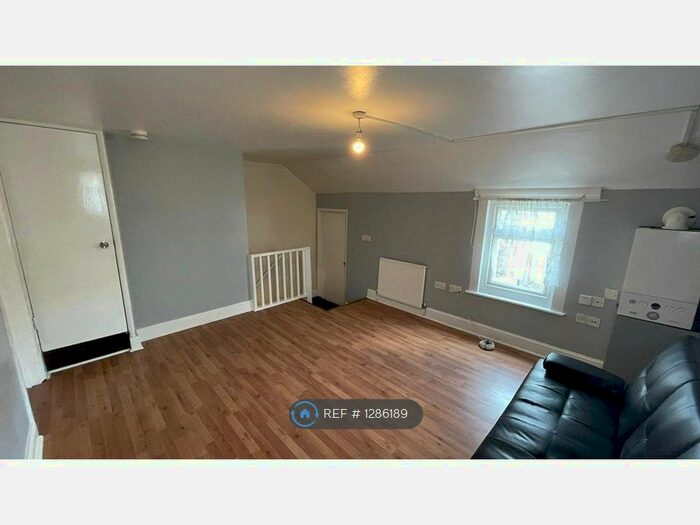 2 Bedroom Flat To Rent In Beulah Road, Thornton Heath CR7