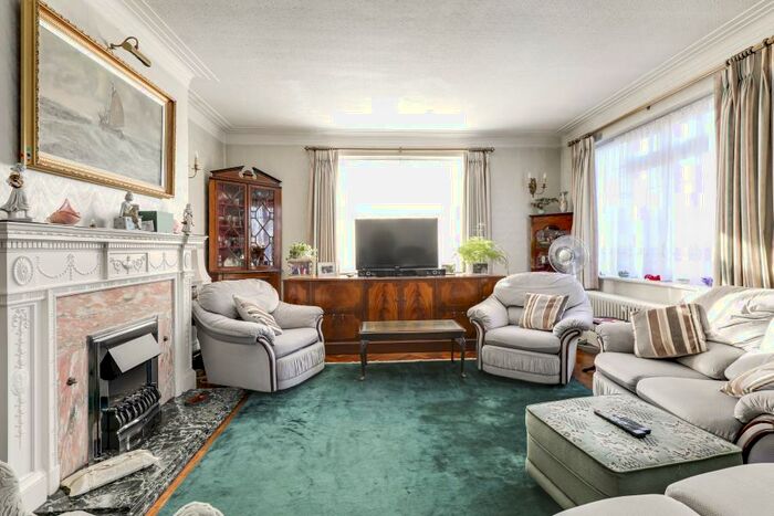 5 Bedroom Terraced House To Rent In Hertford Road, Waltham Cross, EN8