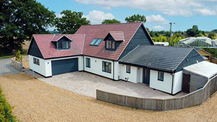 5 Bedroom Detached House For Sale In Parkhall Road, Somersham, PE28